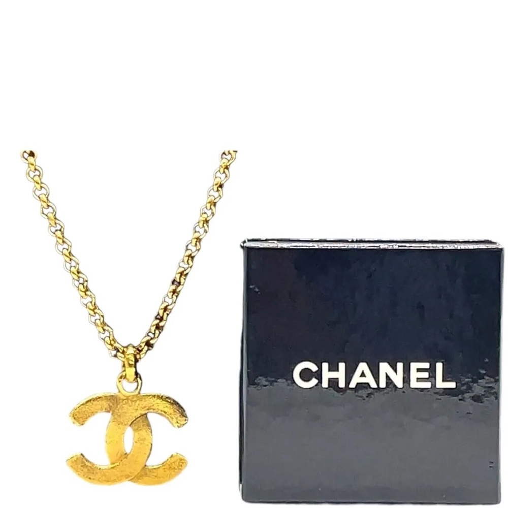 CHANEL: Gold, Metal Chain "CC" Necklace #443